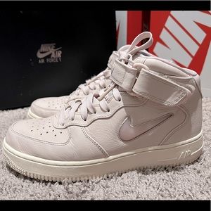 Nike Air Force 1 Mid Retro